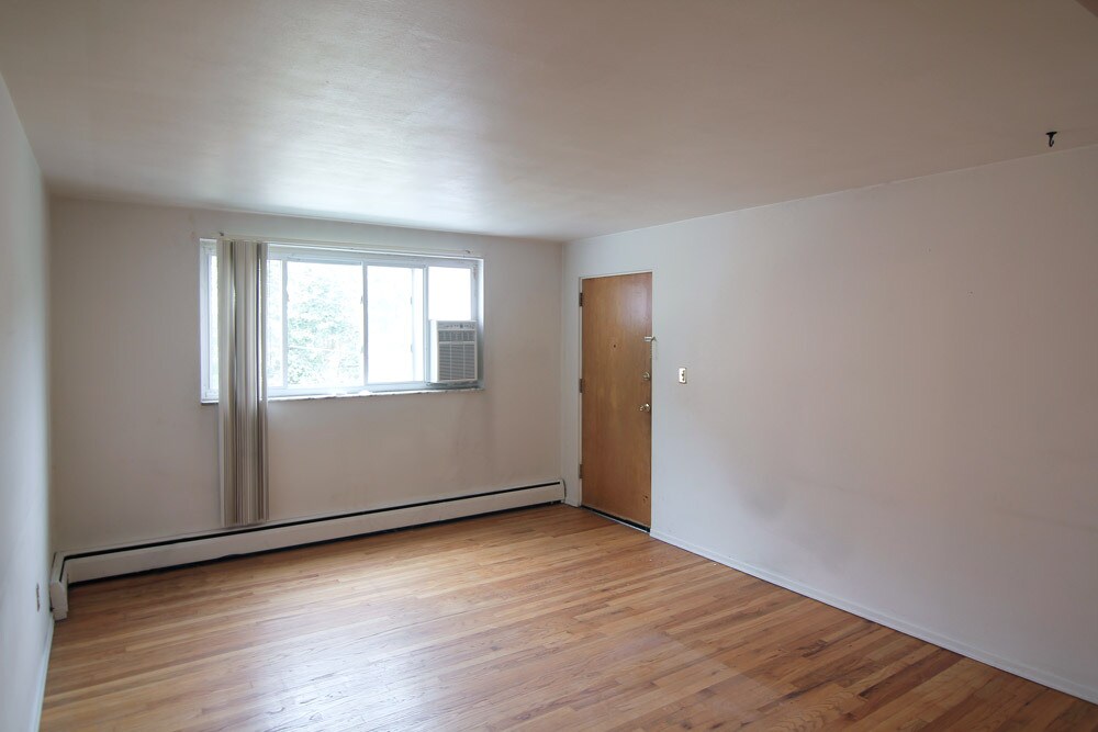 Building Photo - 600 Allenby Ave