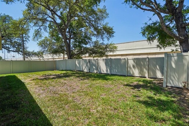 Building Photo - 3123 W La Salle St