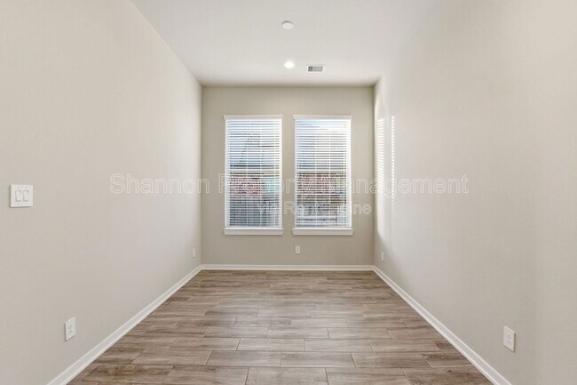 Building Photo - 9515 Willard Dr