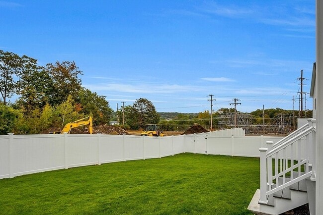 Building Photo - 74 Smith St