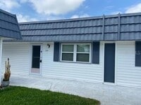 Building Photo - 205 Andover Pl N