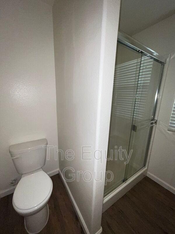 Building Photo - 2232 W Lark Ave