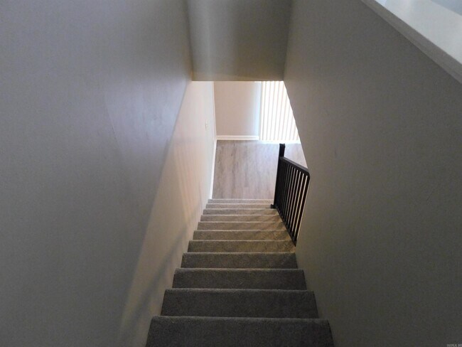 Building Photo - 2203 Fendley Dr