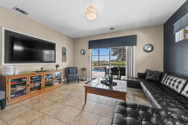 Building Photo - 4425 Acorn Ct