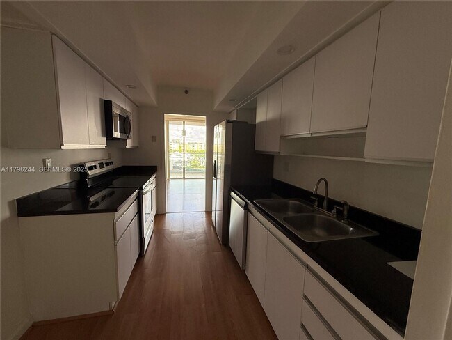 Building Photo - 19707 Turnberry Way