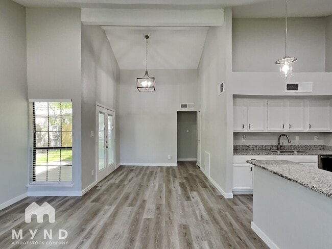 Building Photo - 9447 Culberson St