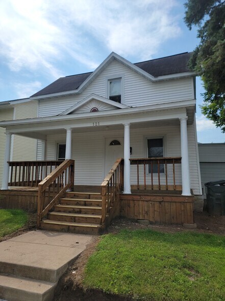 Building Photo - 121 Broadway St