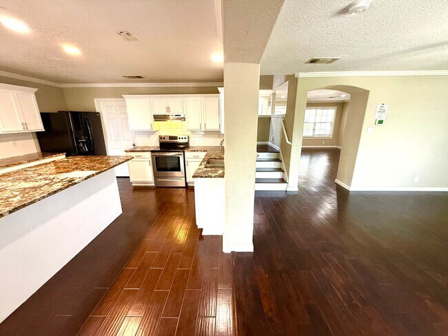 Building Photo - 5716 Watercress Dr