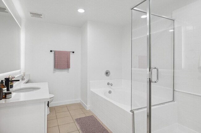 Building Photo - Arrive Seaside I & II