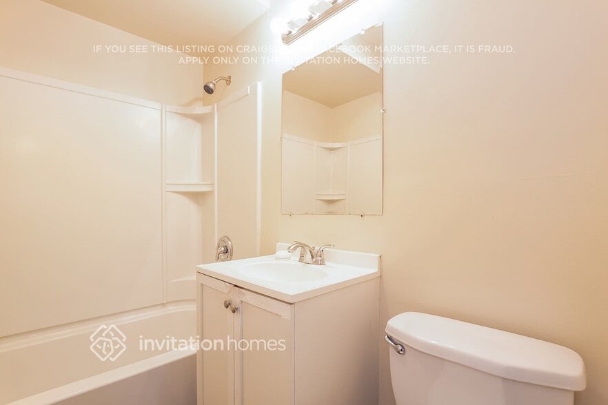 Building Photo - 423 N Park Dr