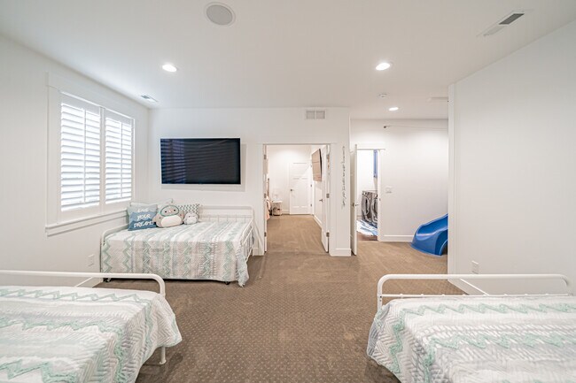 Building Photo - 949 Greenwillow Ln