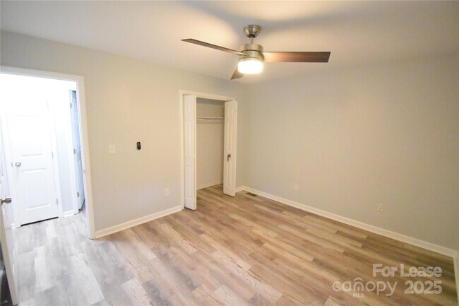 Building Photo - 6628 Cool Water Ct
