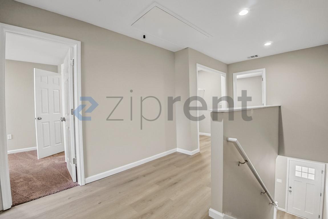 Building Photo - Unit Unit 2