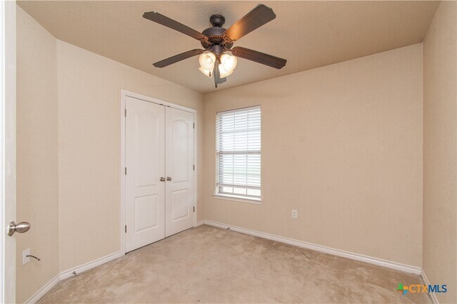 Building Photo - 305 Hedy Dr