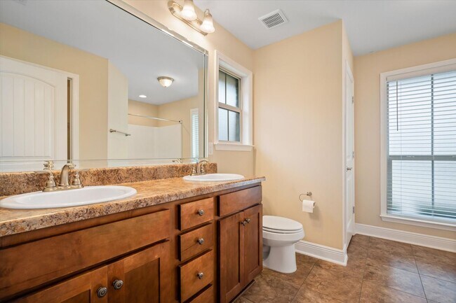 Building Photo - WEST FAIRHOPE IN HUNTINGTON WOODS