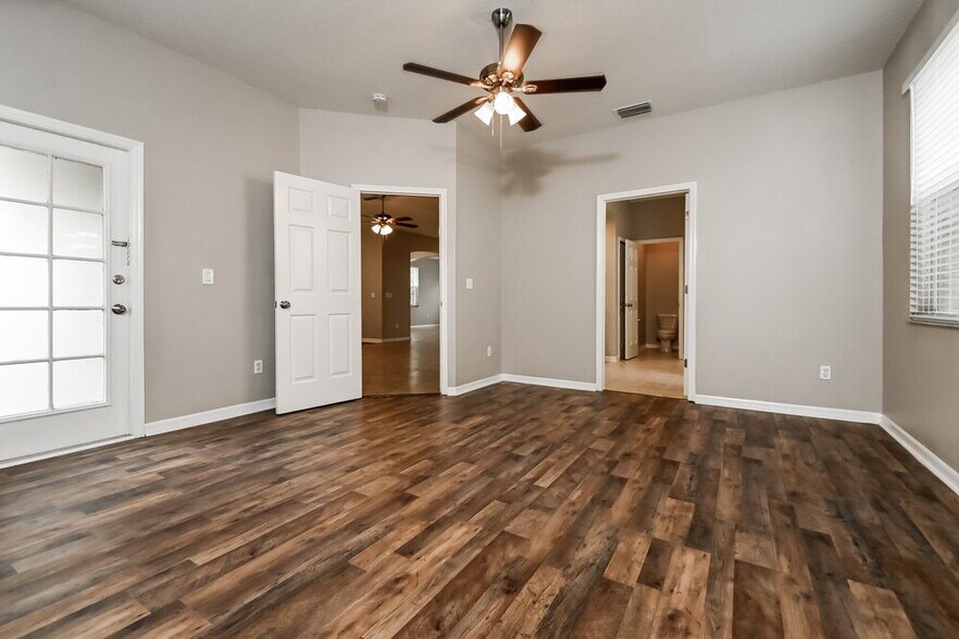 Building Photo - 2149 Brandon Park Cir