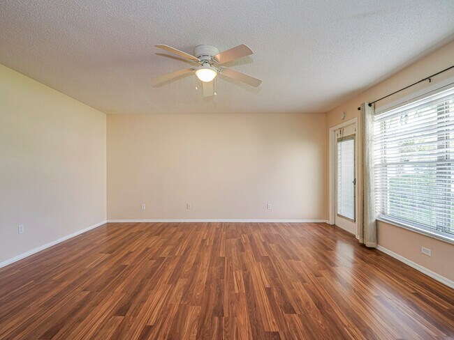 Building Photo - 110 Spring Lake Ct