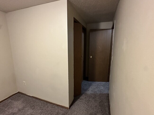 Building Photo - 1600 Terrace Dr