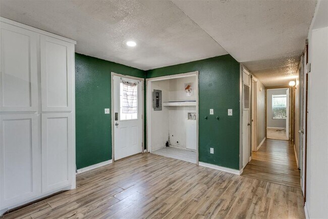 Building Photo - 9401 Whitebrook St