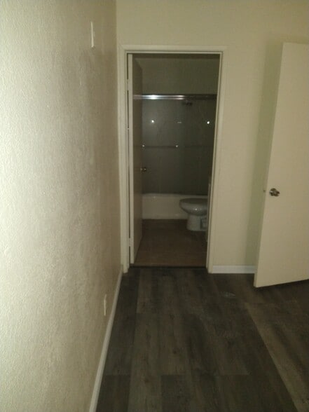 Building Photo - 430 N Chester Ave