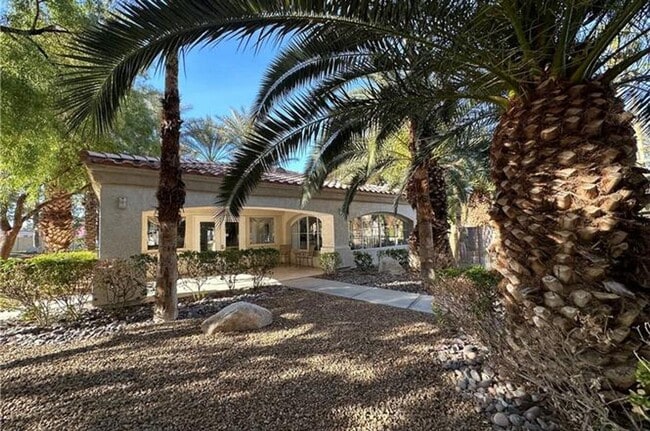 Building Photo - 6480 Annie Oakley Dr