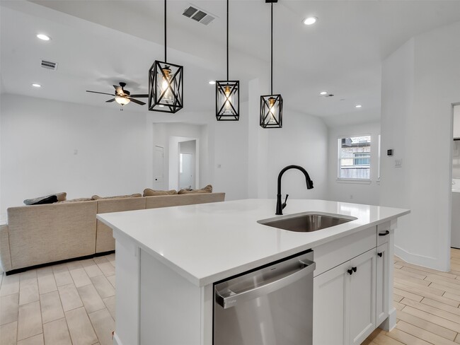 Building Photo - 21330 Groundnut Ct
