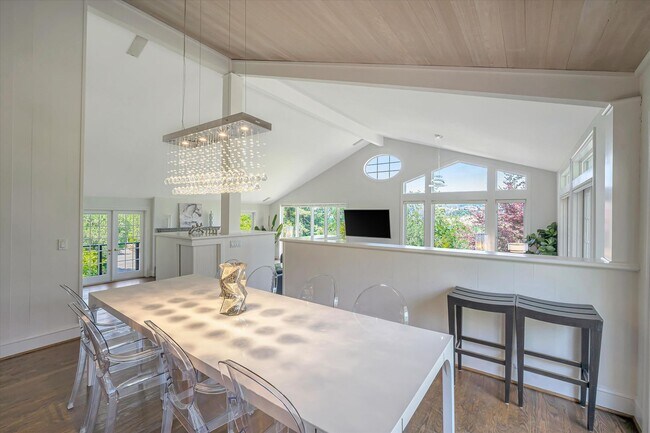 Building Photo - Welcome to Your Luxurious Napa Valley Retr...