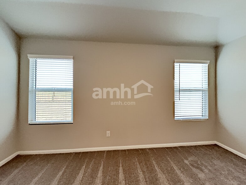 Building Photo - 2701 Iberia Ct