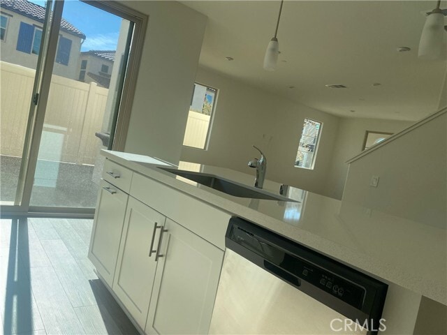 Building Photo - 1933 S Apple Tree Way