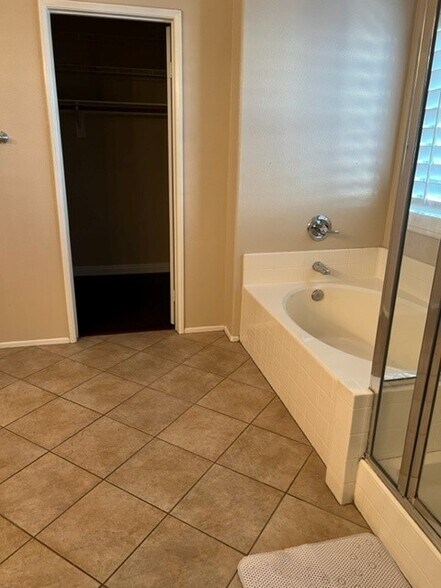 Building Photo - 15755 Roan Rd