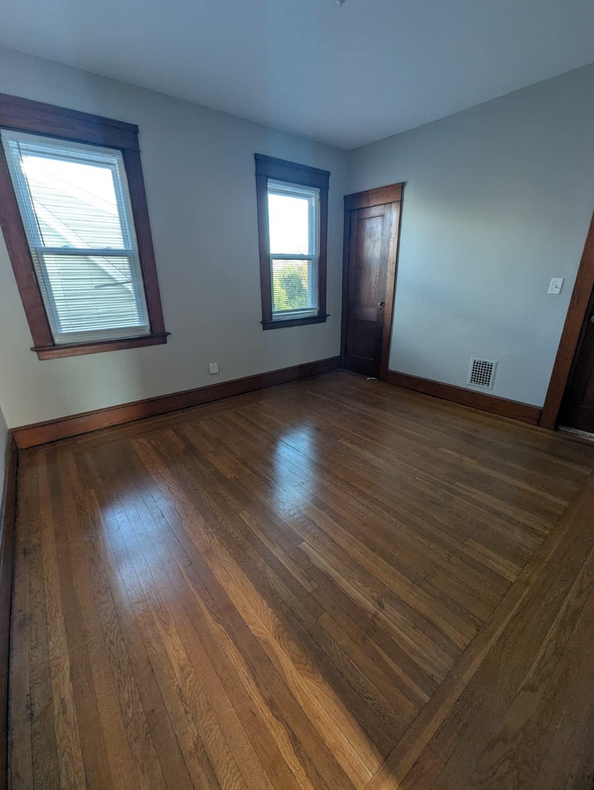 Building Photo - 139 Beacon Ave