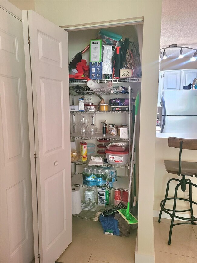 Building Photo - 801 Lyons Rd