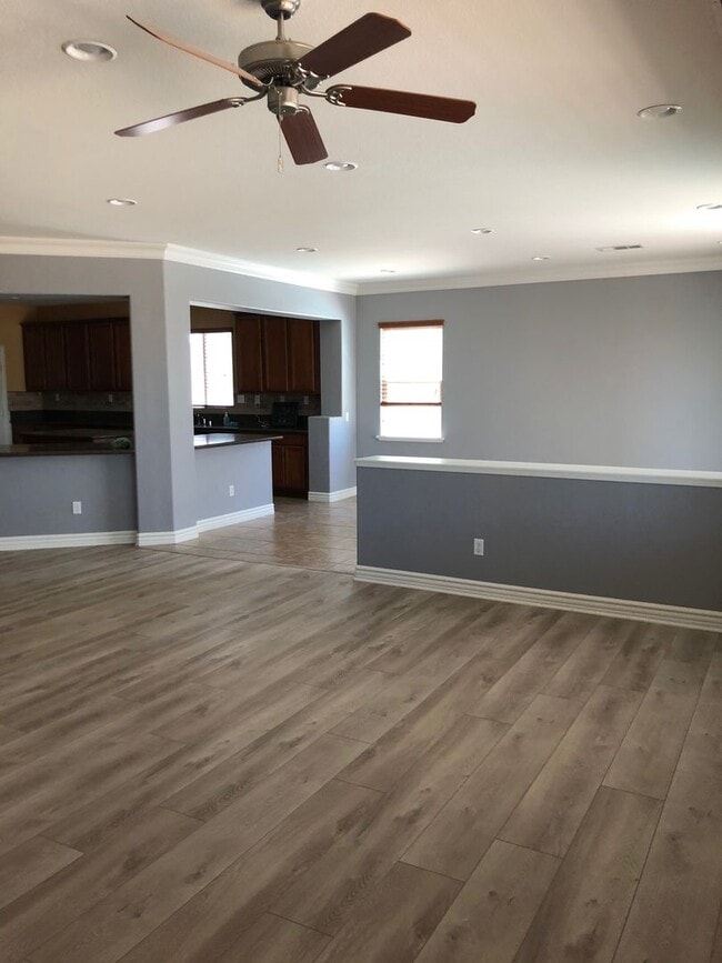 Building Photo - Z519 Cedarbrook Ln