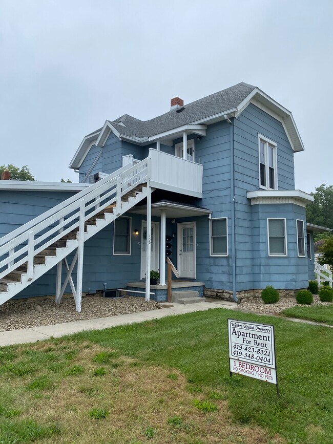 Primary Photo - 130 Walnut St