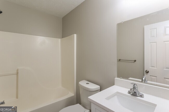 Building Photo - 382 Pleasant Way