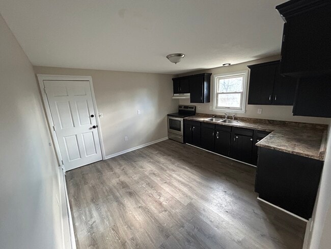 Building Photo - 31 Joyce St