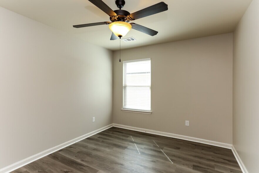 Building Photo - 270 Eagles Pkwy