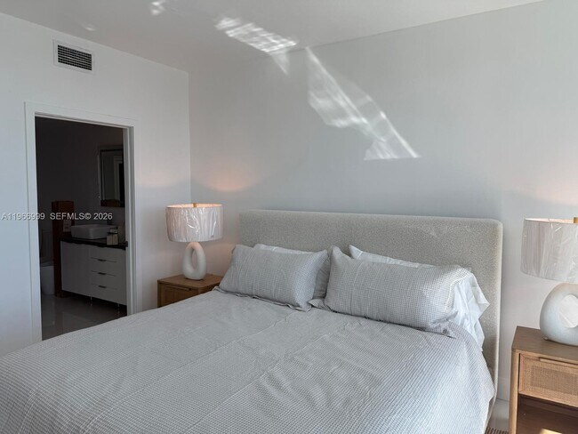 Building Photo - 888 Biscayne Blvd