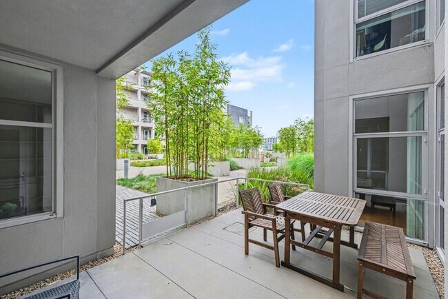 Building Photo - 235 Berry St