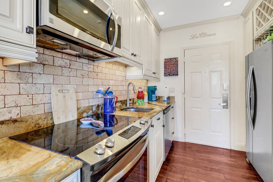 Building Photo - 25000 Tamiami Trl E