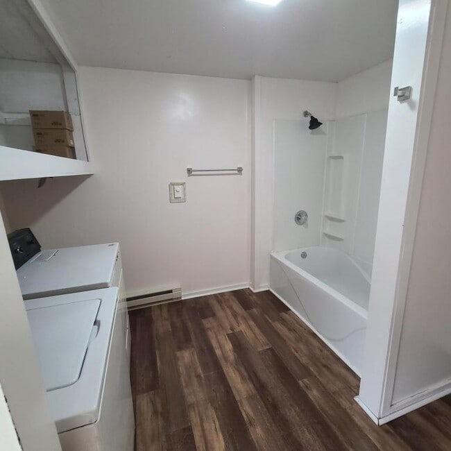 Building Photo - 426 E Market St