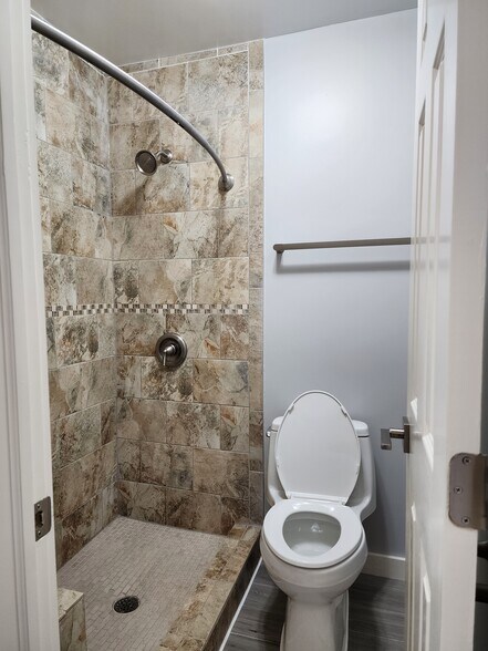 Building Photo - 10555 Turtlewood Ct