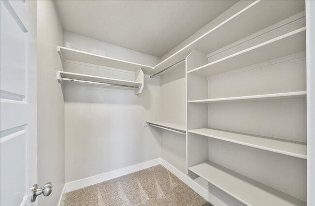 Building Photo - Eagle Townhome with Upscale Finishes!