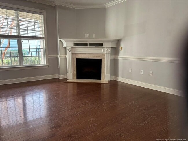 Building Photo - 381 Gallery Dr