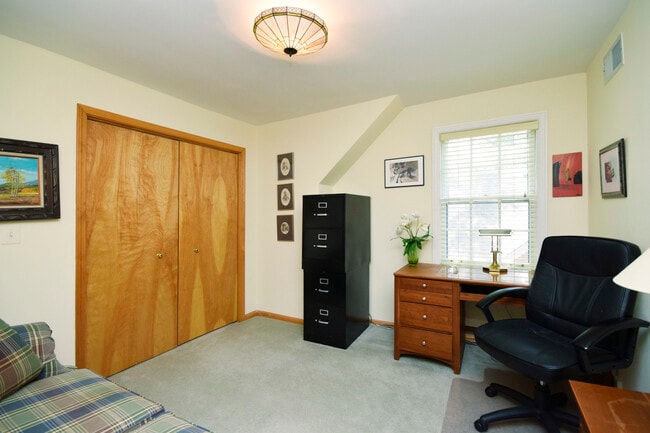 Building Photo - 319 Wesley Ave