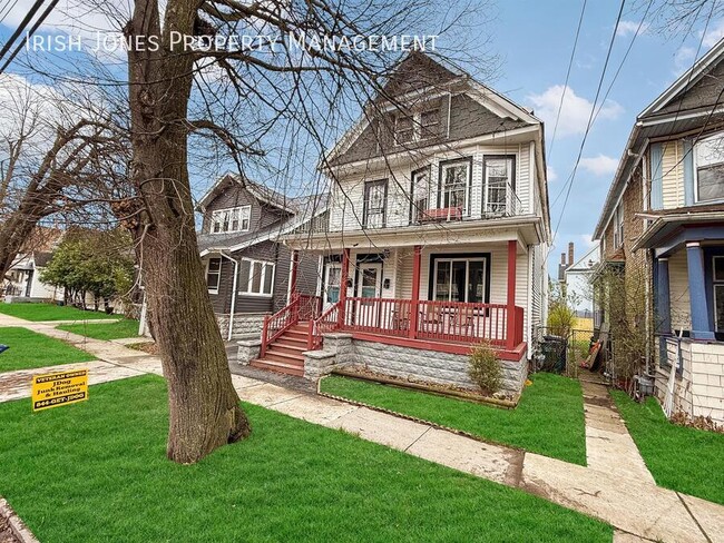 Building Photo - 306 East St