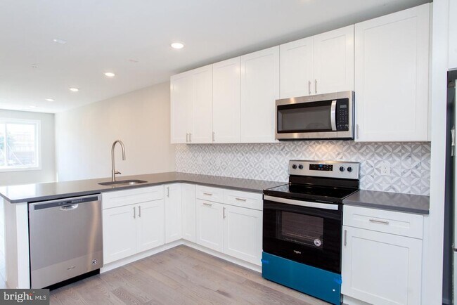 Building Photo - 1407 N 8th St