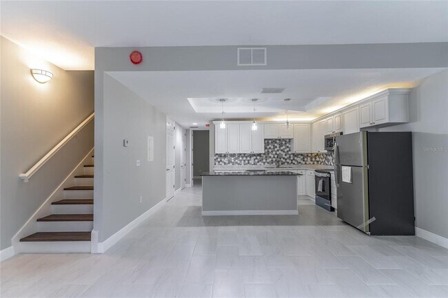 Building Photo - 2045 Grand Oak Dr