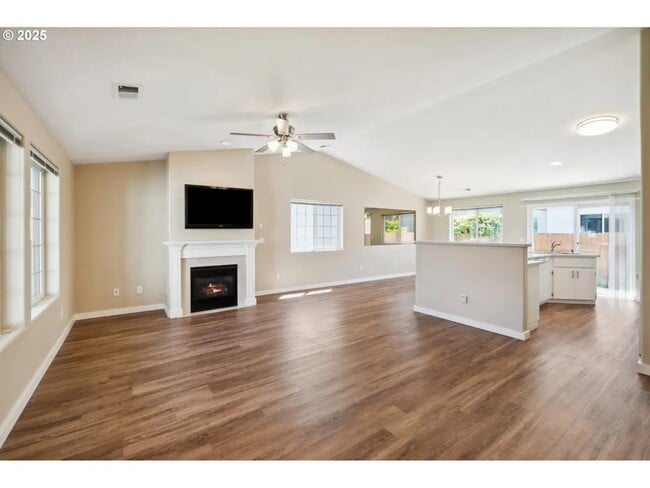 Building Photo - Northeast 21st Street