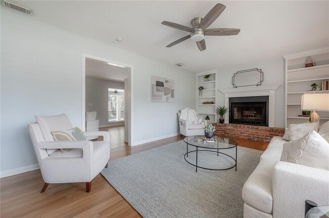 Building Photo - 4620 W Beach Park Dr